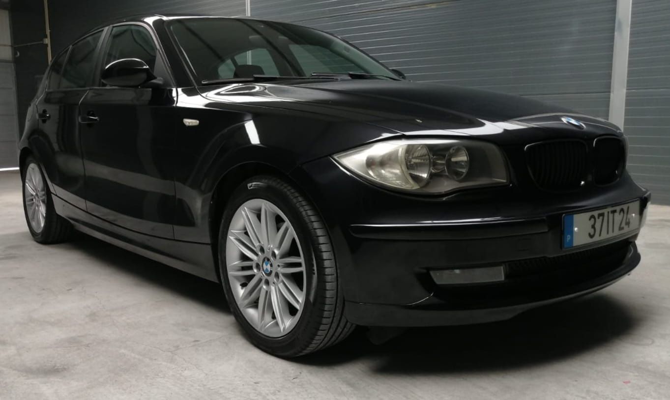 Bmw Série 1 118D 4 portas em estado de novo