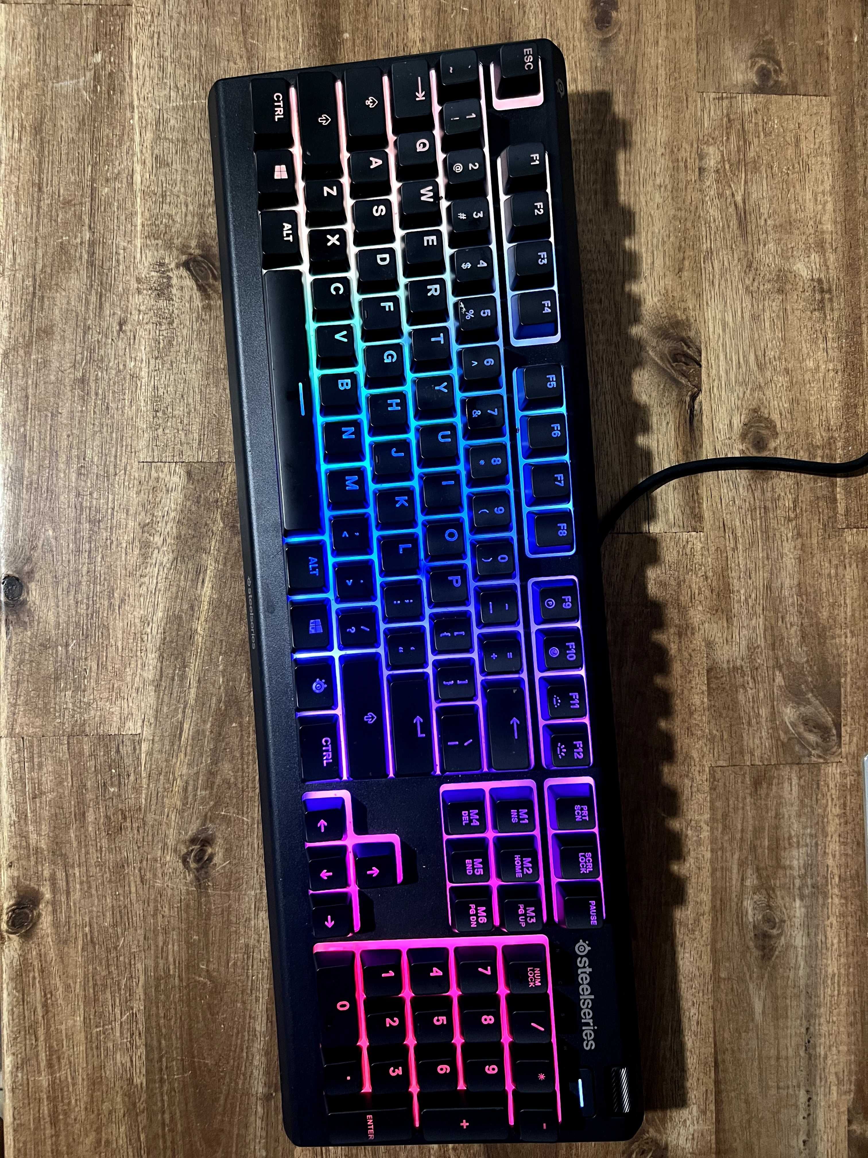 Klawiatura STEELSERIES Apex 3 używana, stan idealny