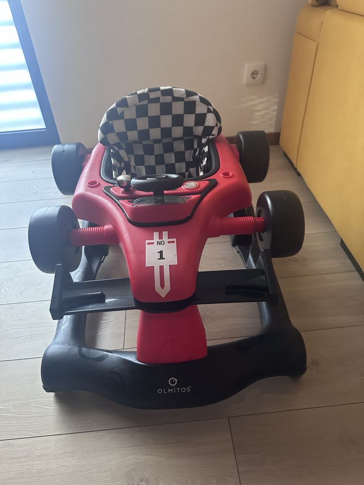 Andador Em forma de carro