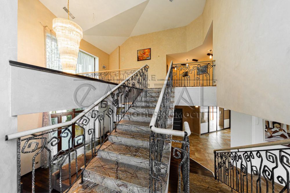 Оренда дизайнерського будинку 441m2 в КМ "Сонячна долина" с. Романкiв