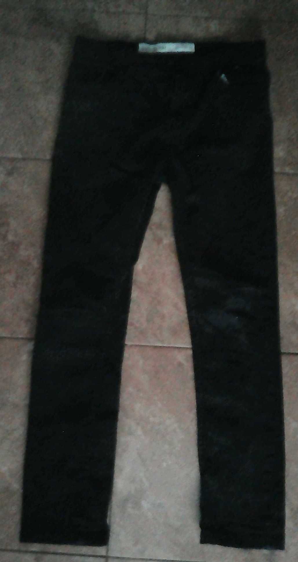Spodnie jeansowe r.10-11 lat