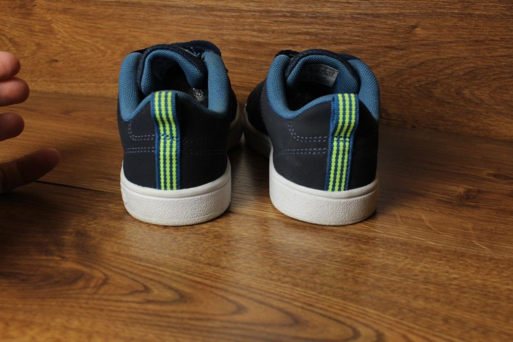 Классные детские кроссовки Adidas