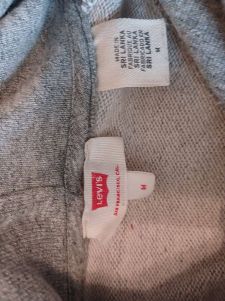 Худи Levi’s.