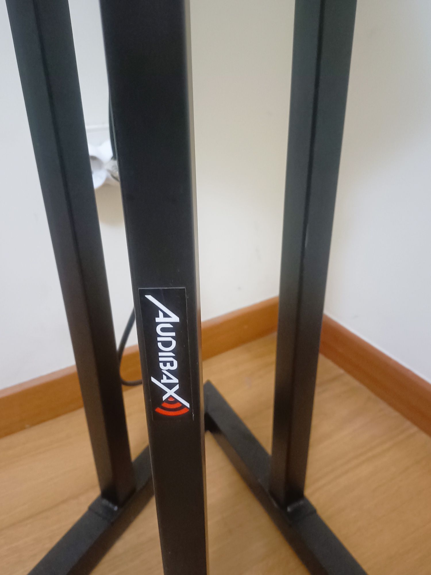Vendo coluna estúdio Yamaha HS-5 com suporte Audibax