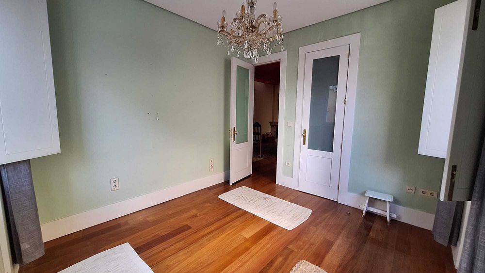 Moradia V2+1 perto da Avenida Antunes Guimarães