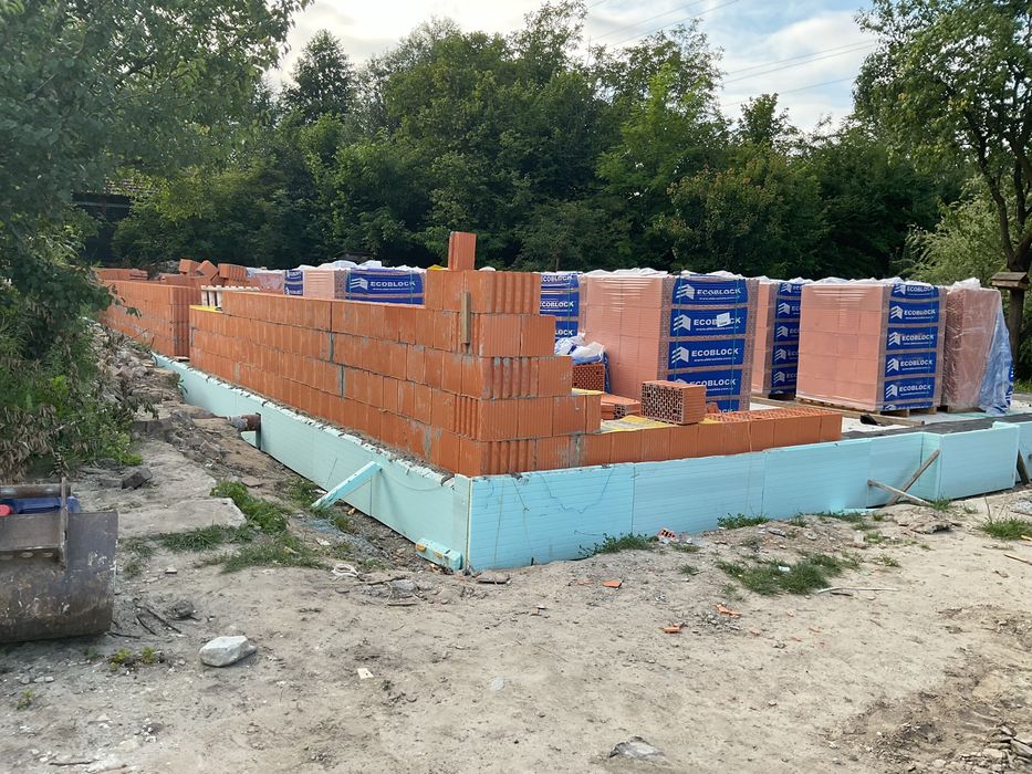 Будівництво :бетонні роботи,дахові роботи, кладка