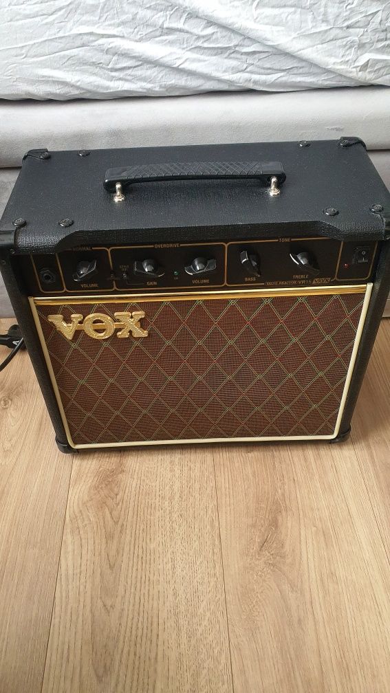 VOX VR15 wzmacniacz gitarowy combo hybryda