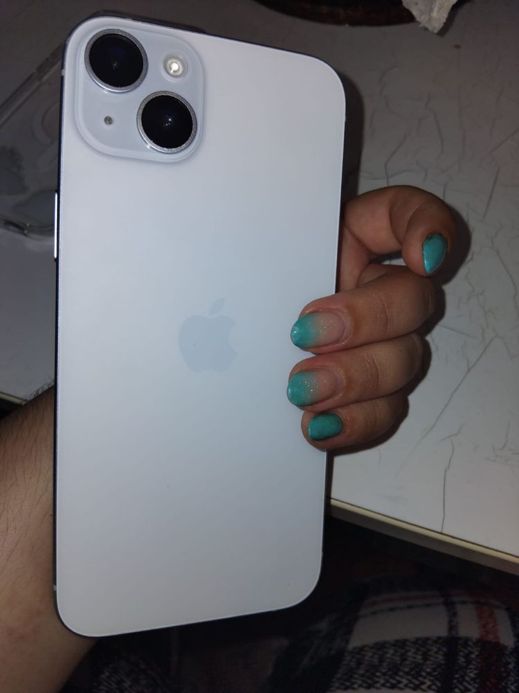 Iphone 15 plus sem risco nenhum bateria a 89 %