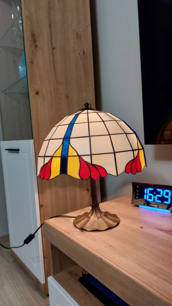 Lampa stojąca witrażowa