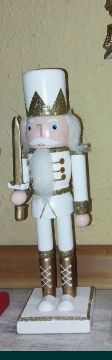 Okazja! Nowy Elegancki Ozdobny Dziadek do Orzechów.