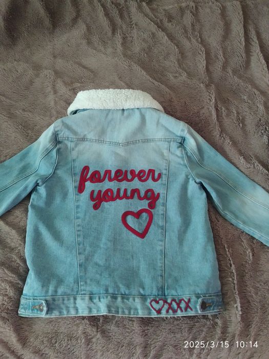 Джінсова демисезонна куртка