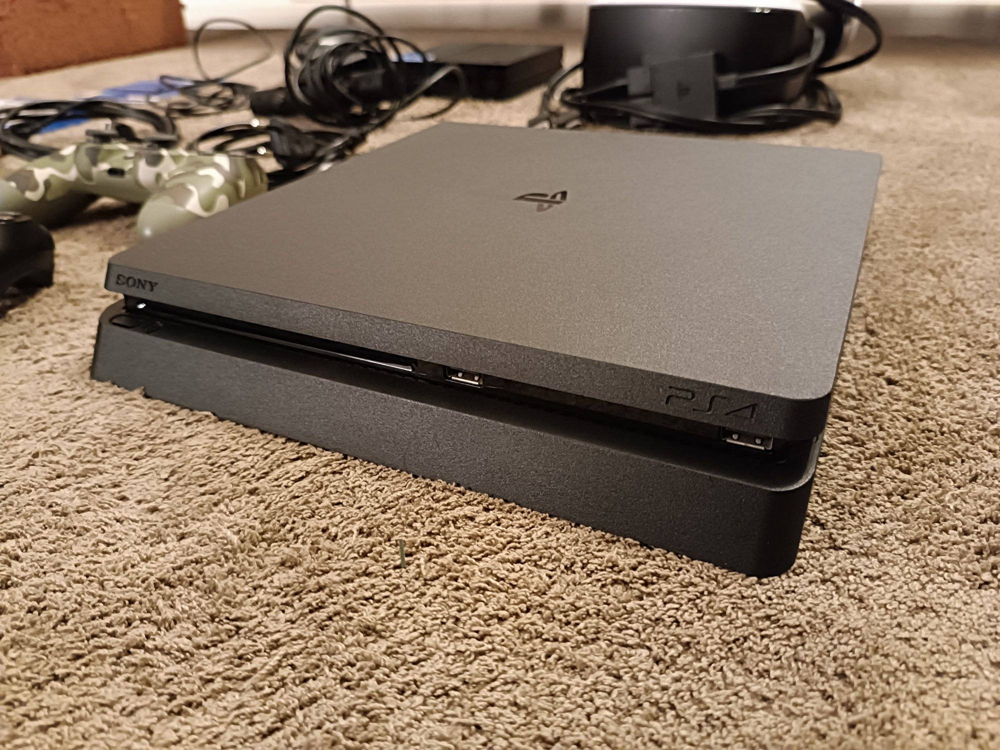 PS4 SLIM 1TR + Oculos VR