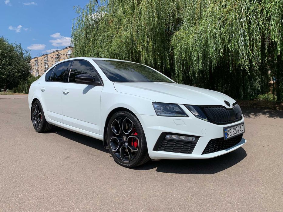 Skoda Octavia RS 2.0 TSI 2018 года.