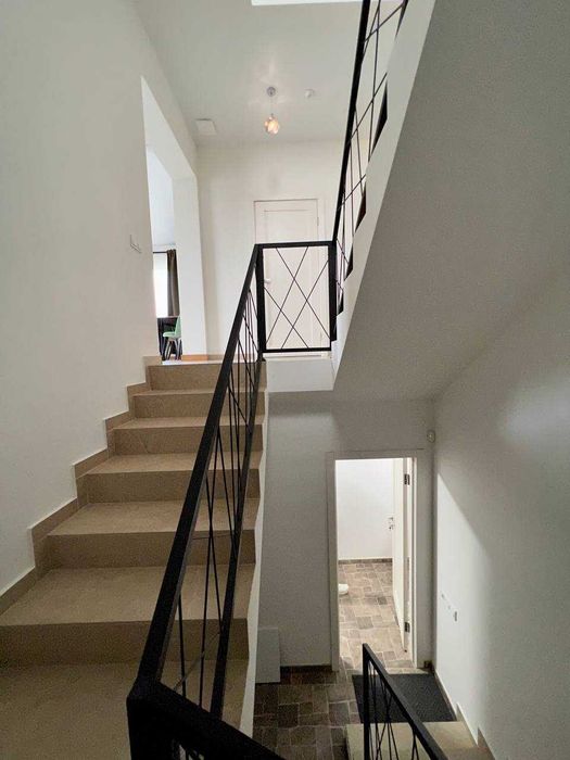 Продаж 2-поверхового будинку в Сололнці