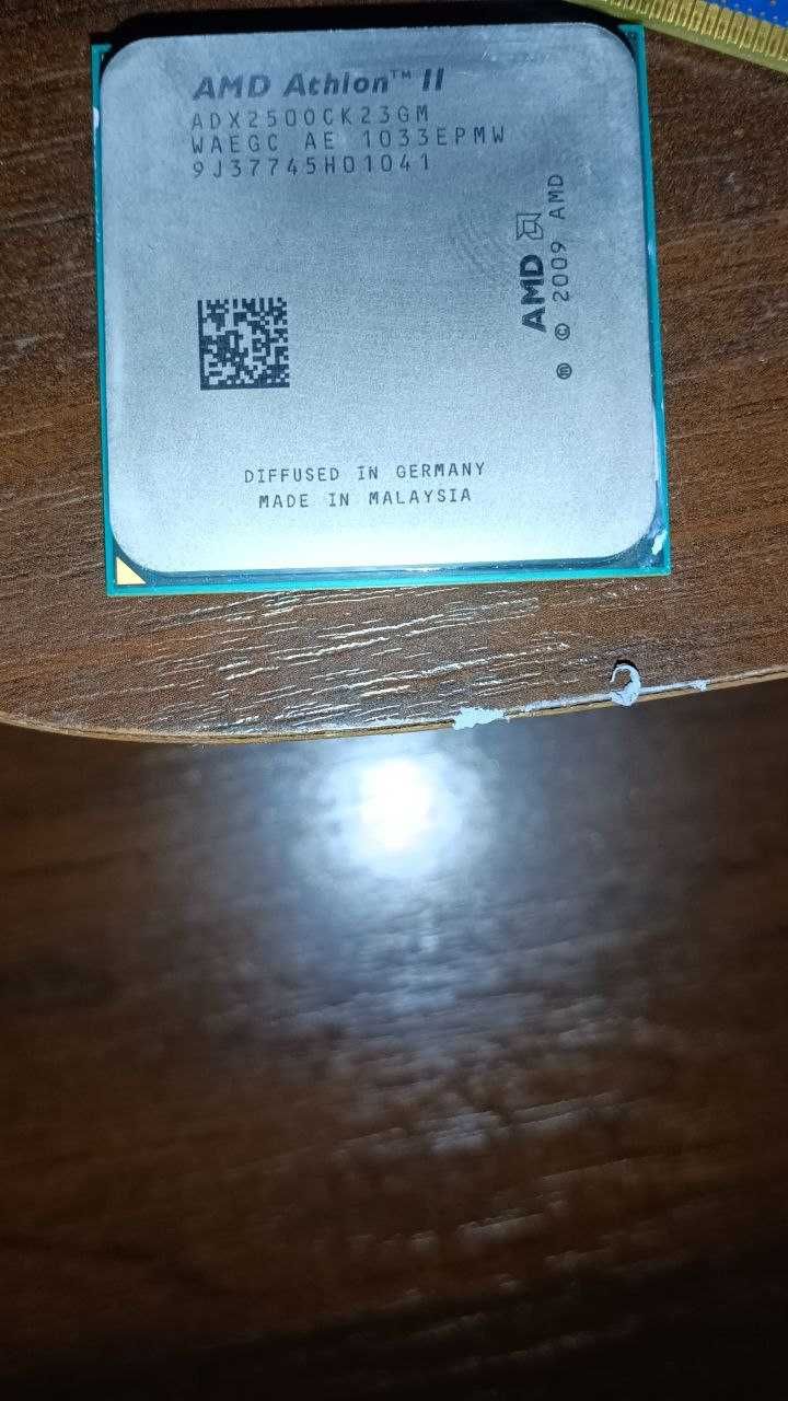 ,оперетивна память 2 гб,процесор AMD Athlon™ II