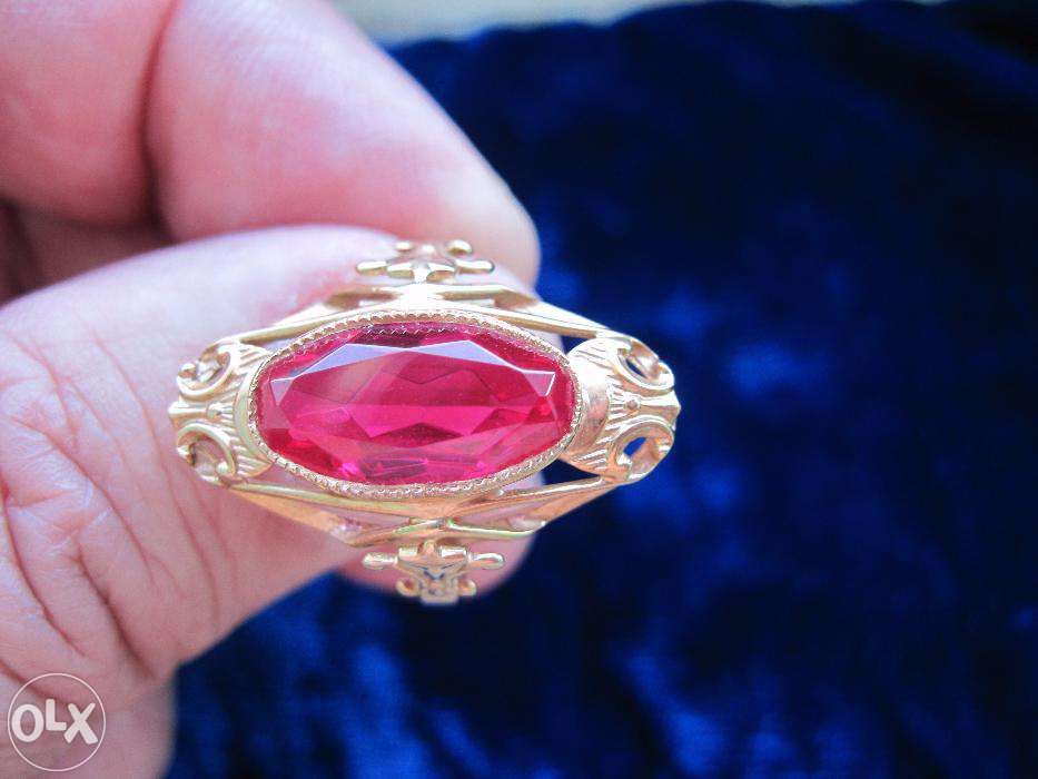 Кольцо золотое Маркиз с рубином.