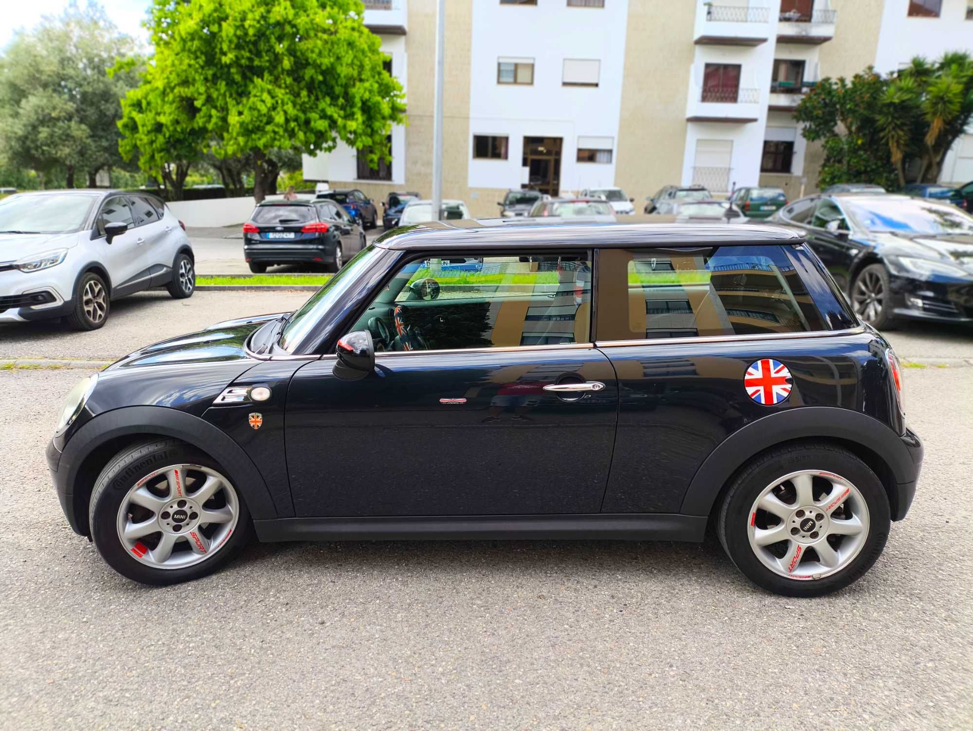 MINI ONE lindo 3 bem estimado.