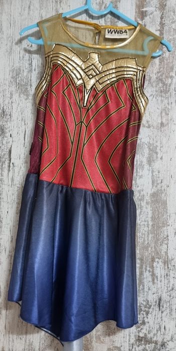 Sukienka Wonder Woman 6-8 lat