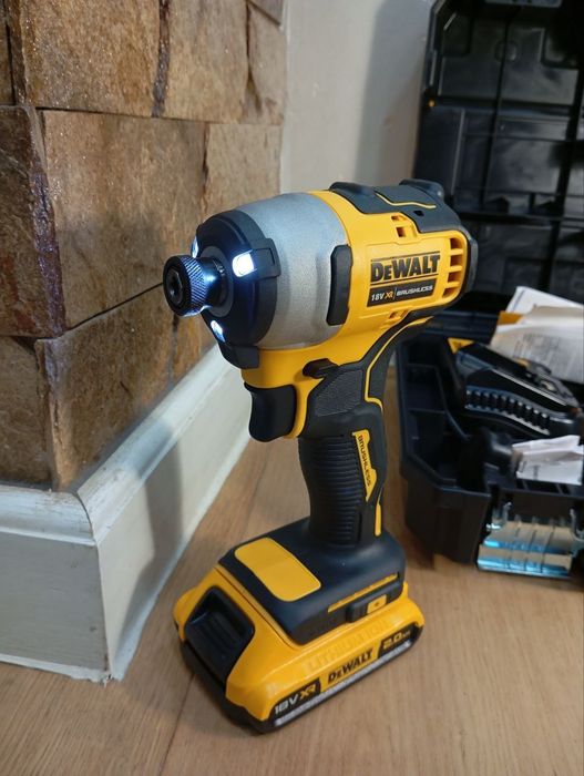 Продам Dewalt DCF809D2T з Англії!!! НОВИЙ