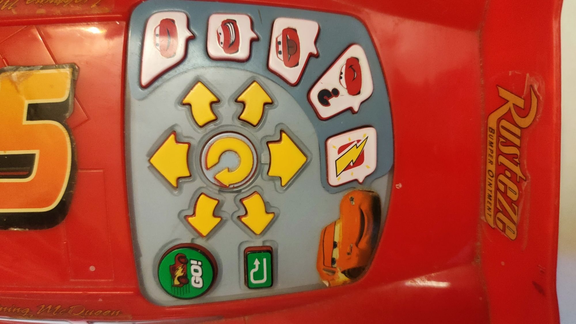 Faisca McQueen carro criança avariado