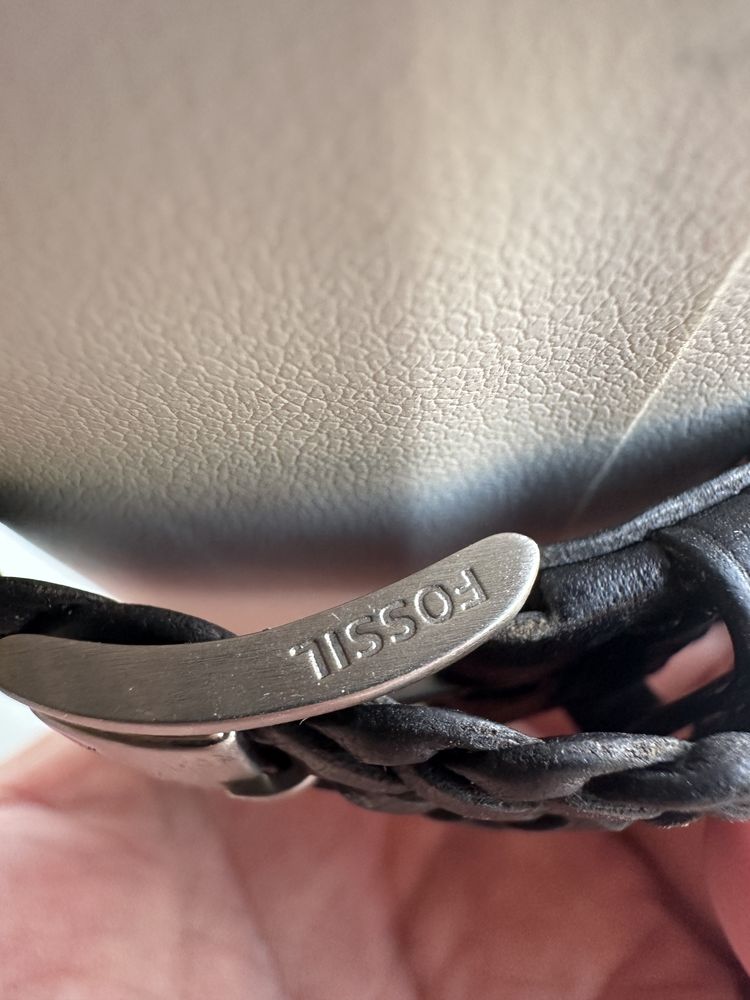 Продам часы Fossil