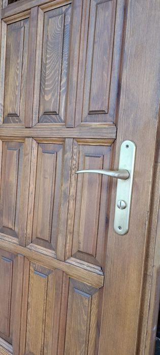 Продам двері, натуральне дерево, стан як нові, видно на фото