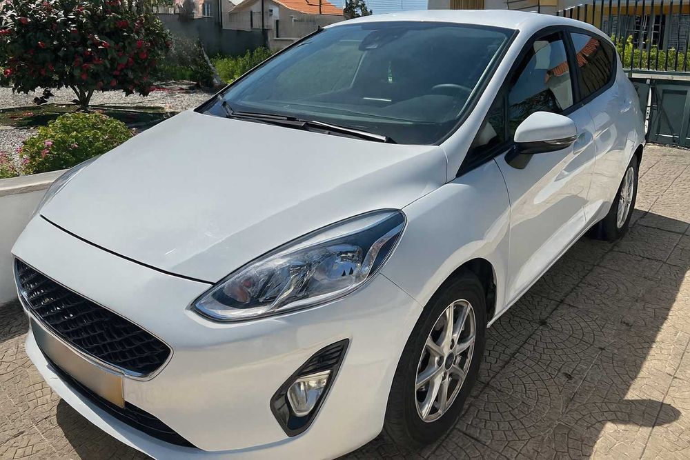 Ford Fiesta 2018 -  5 portas - 30.000 km