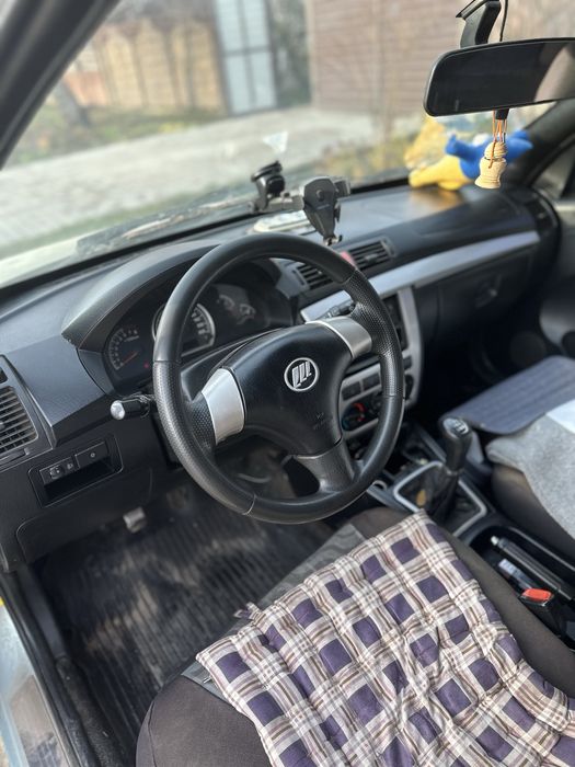 Продам требует сварочых робот