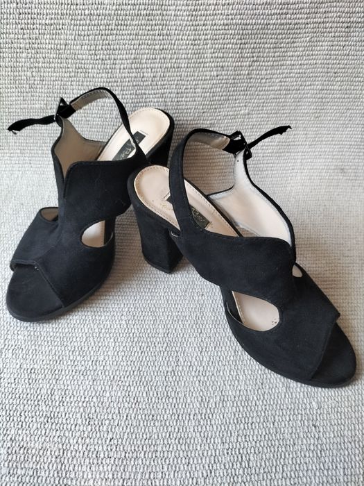 Eleganckie buty na obcasie 37