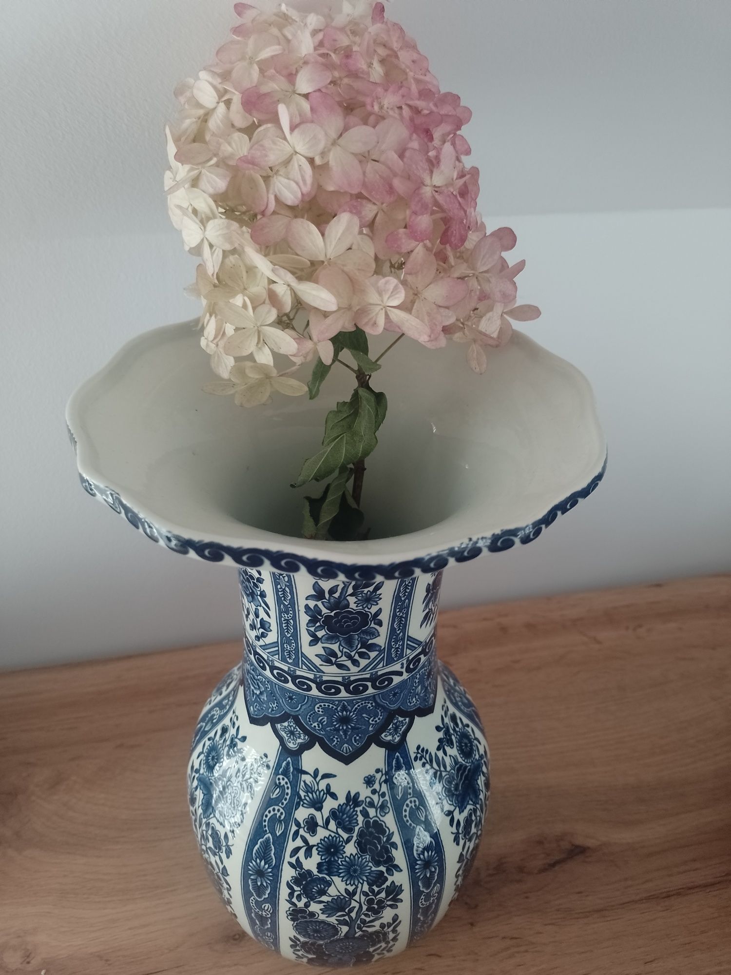 Piękny wazon ręcznie malowany