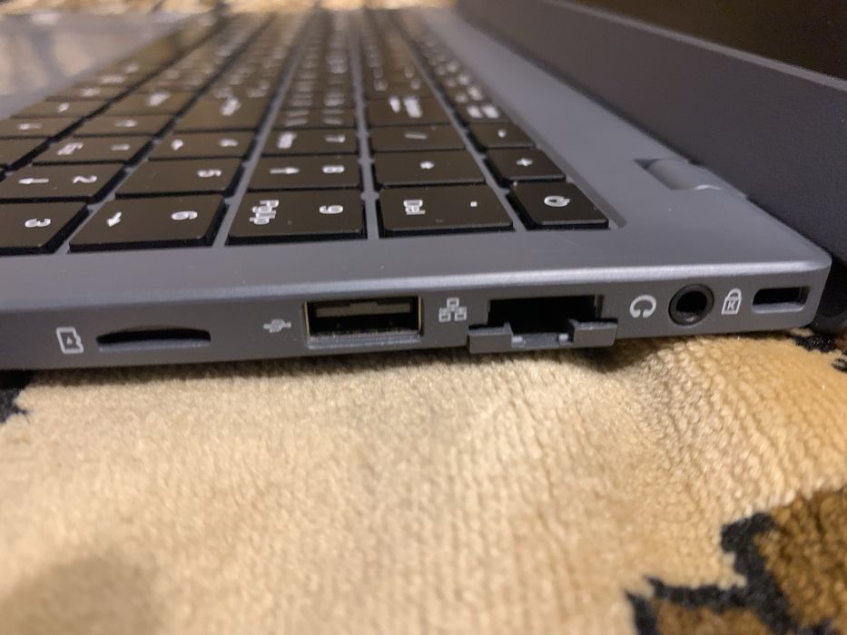 Ноутбук: Pixus Bit, 8/256, win 11 pro.