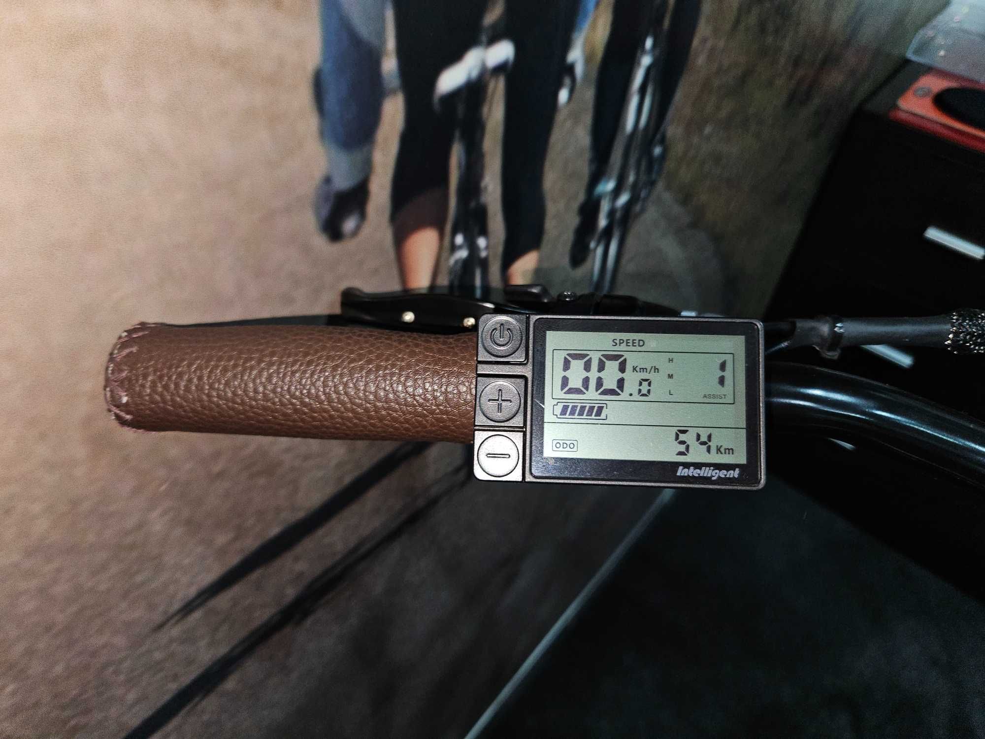 Bicicleta 8 Ball E-bike Chopper USADA