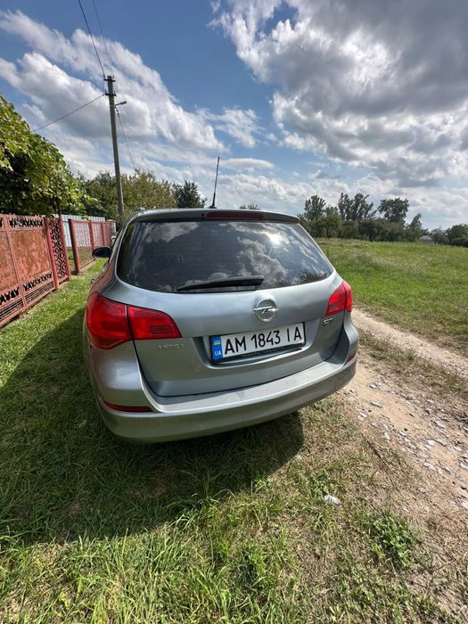 Opel astra j 2011рік