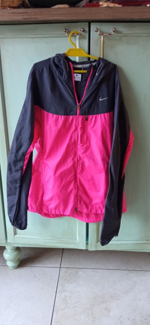 Sportowa kurtka NIKE rozm. S / wiatrówka do biegania.