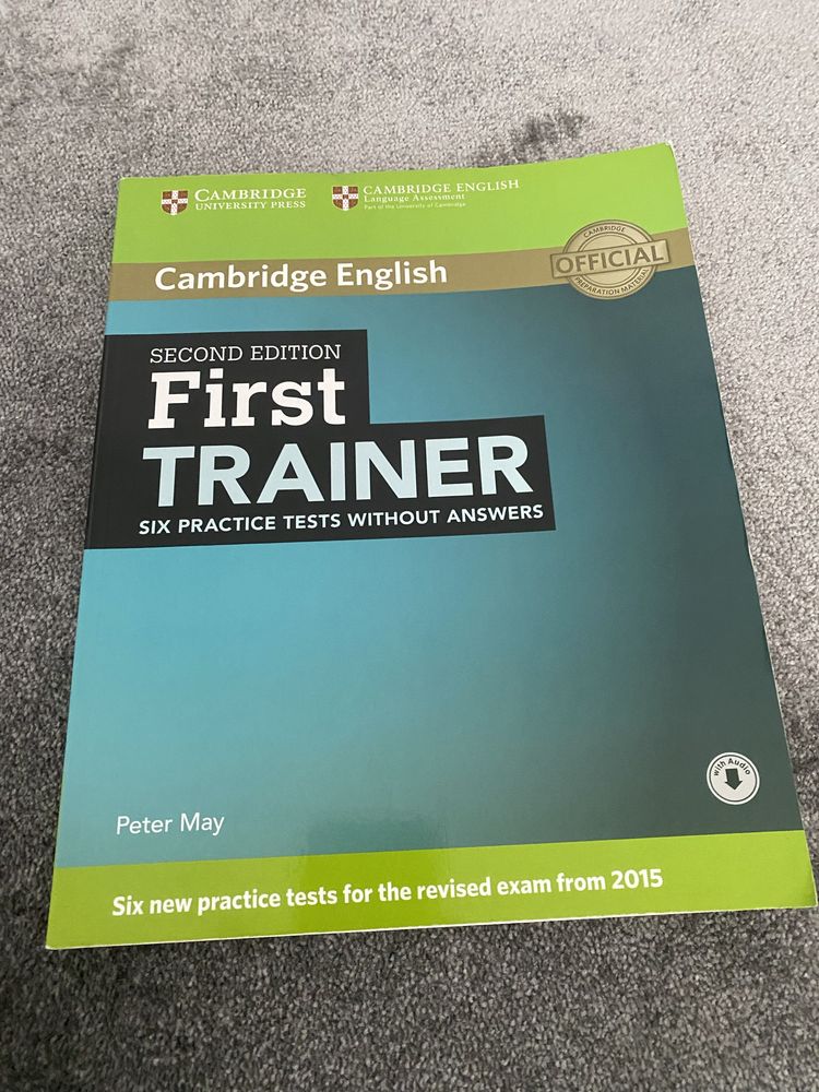 Livro oficial cambridge first trainer fce