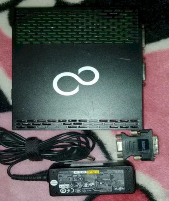 Mini PC Fujitsu preto cliente