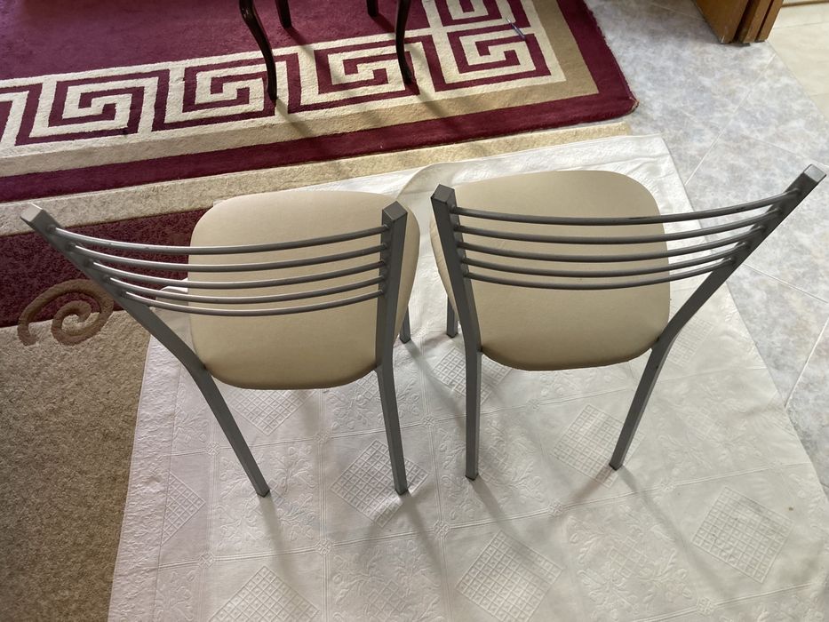 Cadeitas almofadadas