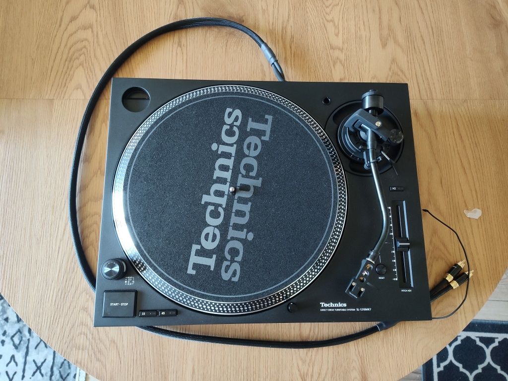 Gramofon Technics SL-1210MK7
