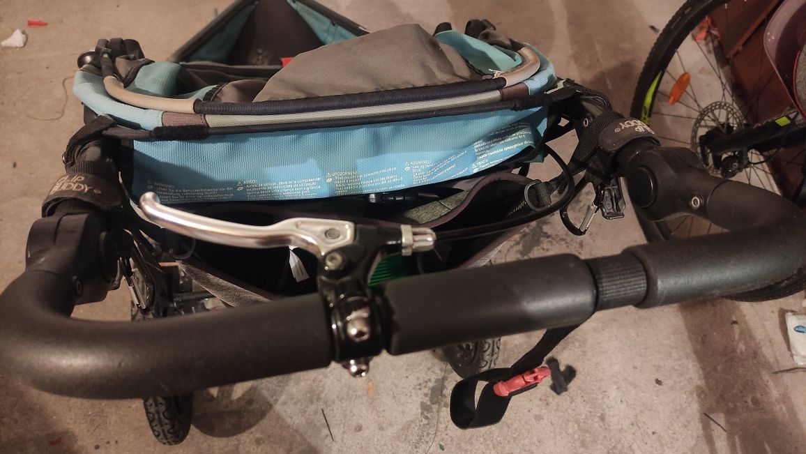 Bob Revolution pro. Trzykołowy wózek spacerowy do biegania i na rolki