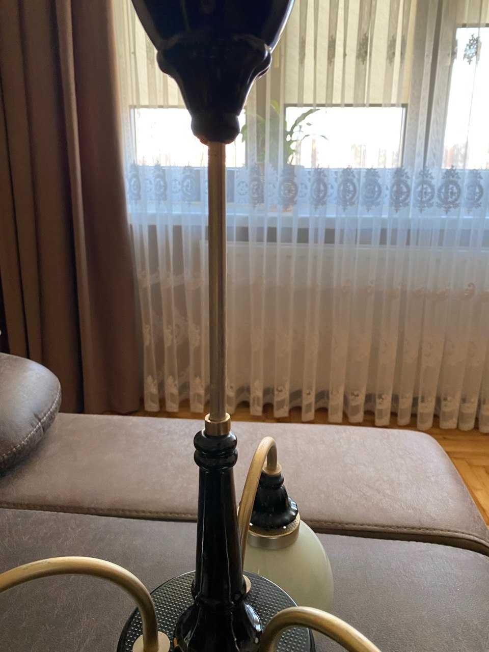 Люстра на три плафона