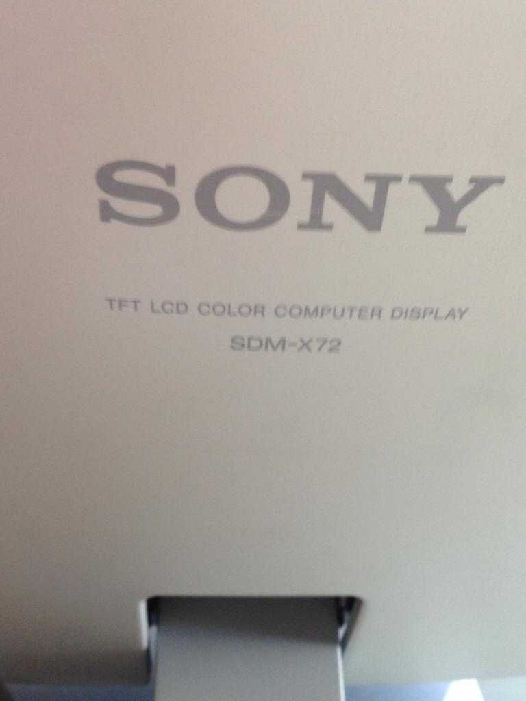 Monitor para PC SDM-X72 17" SONY