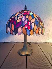 Sprzedam lampę witrażową typu Tiffany o wys. 40cm i średnica 31cm.