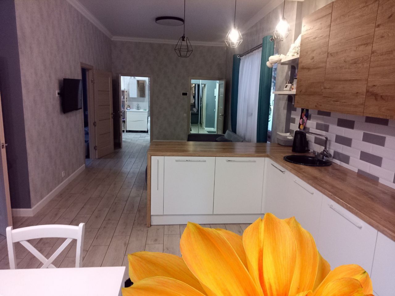 Продаётся газ дом, с рем, мебелью, техн. Центр. Можно по сертификату.