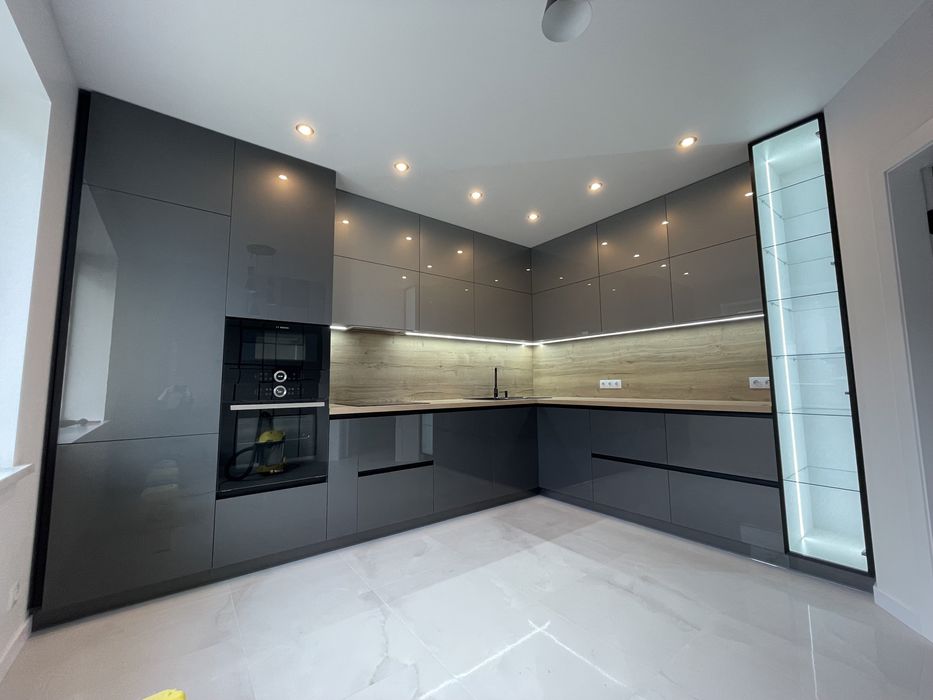 Кухня. Кухні на замовлення. Меблі на замовлення. Шафи купе.