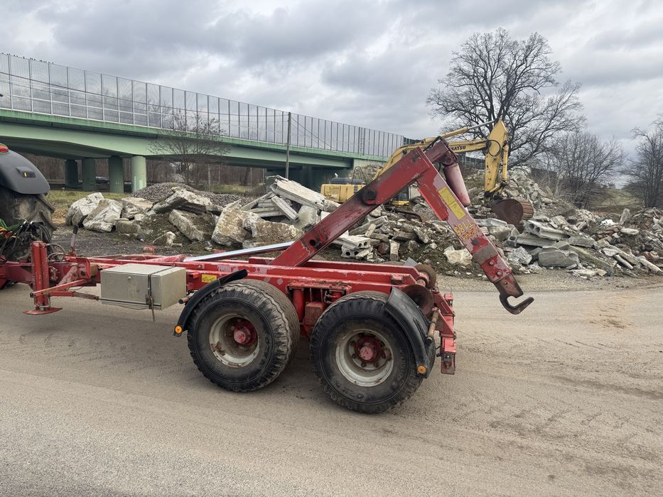 Pronar T185 hakowiec przyczepa do kontenerow