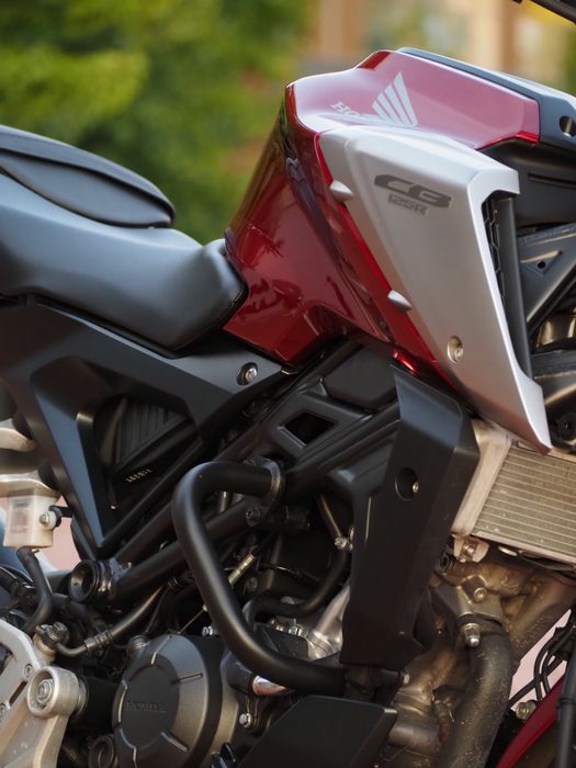 Honda CB125R (2021)