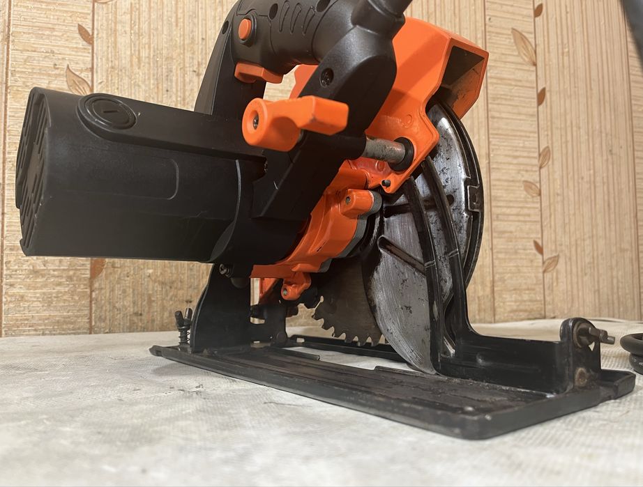 Дискова пила → Дніпро-М ДПЕ-1800 на 1.8 кВт. | Ø диску - 185 мм.