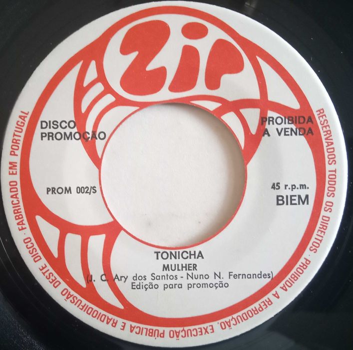 Tonicha	- - - - -	Mulher	- - - - -	Single