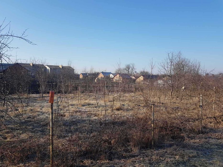 Будиночок зі зрубу та земельна ділянка 15 сот. с. Забужжя