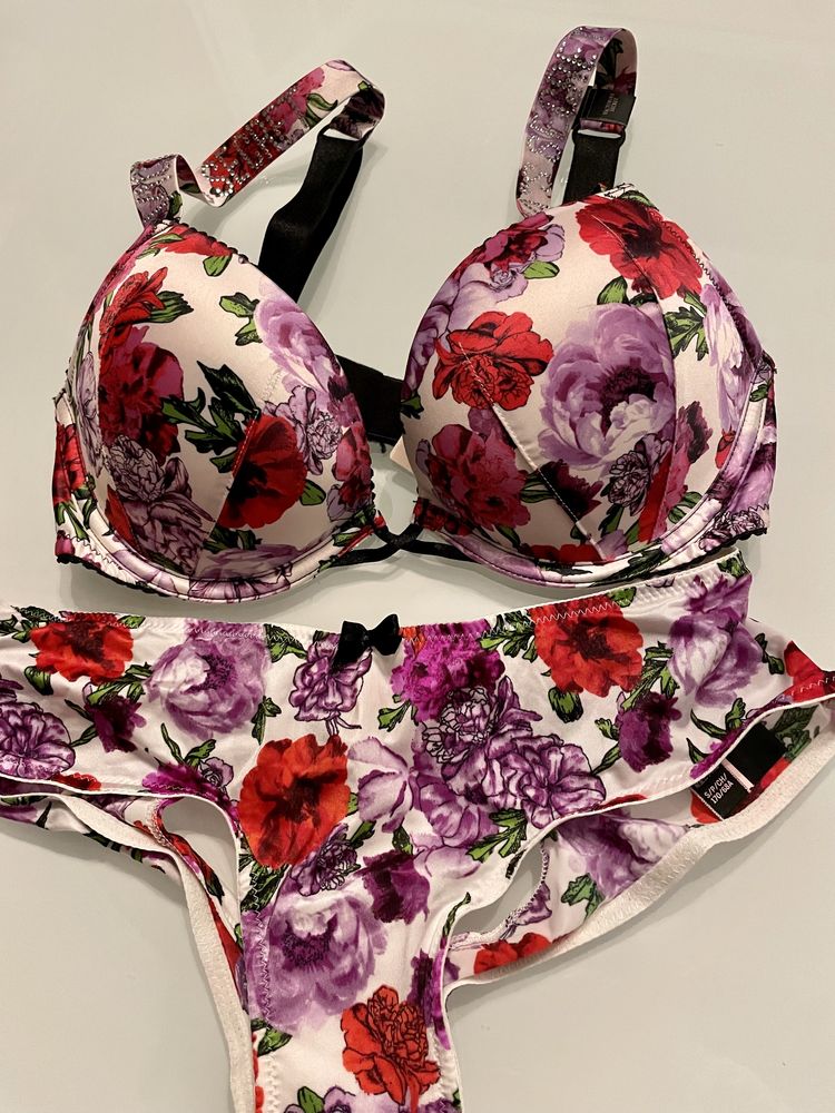 Komplet od Victoria’s Secret 32B, S